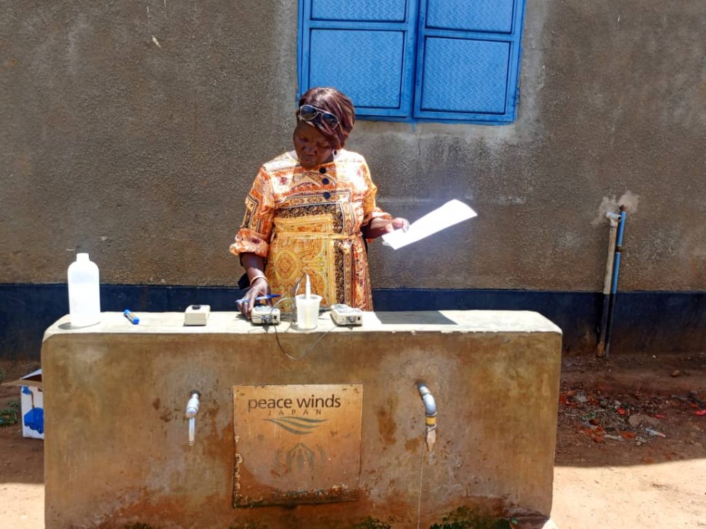 【南スーダン】命をつなぐ支援の現場から~人道危機の現状と課題~ 3 Water sample for quality test 1