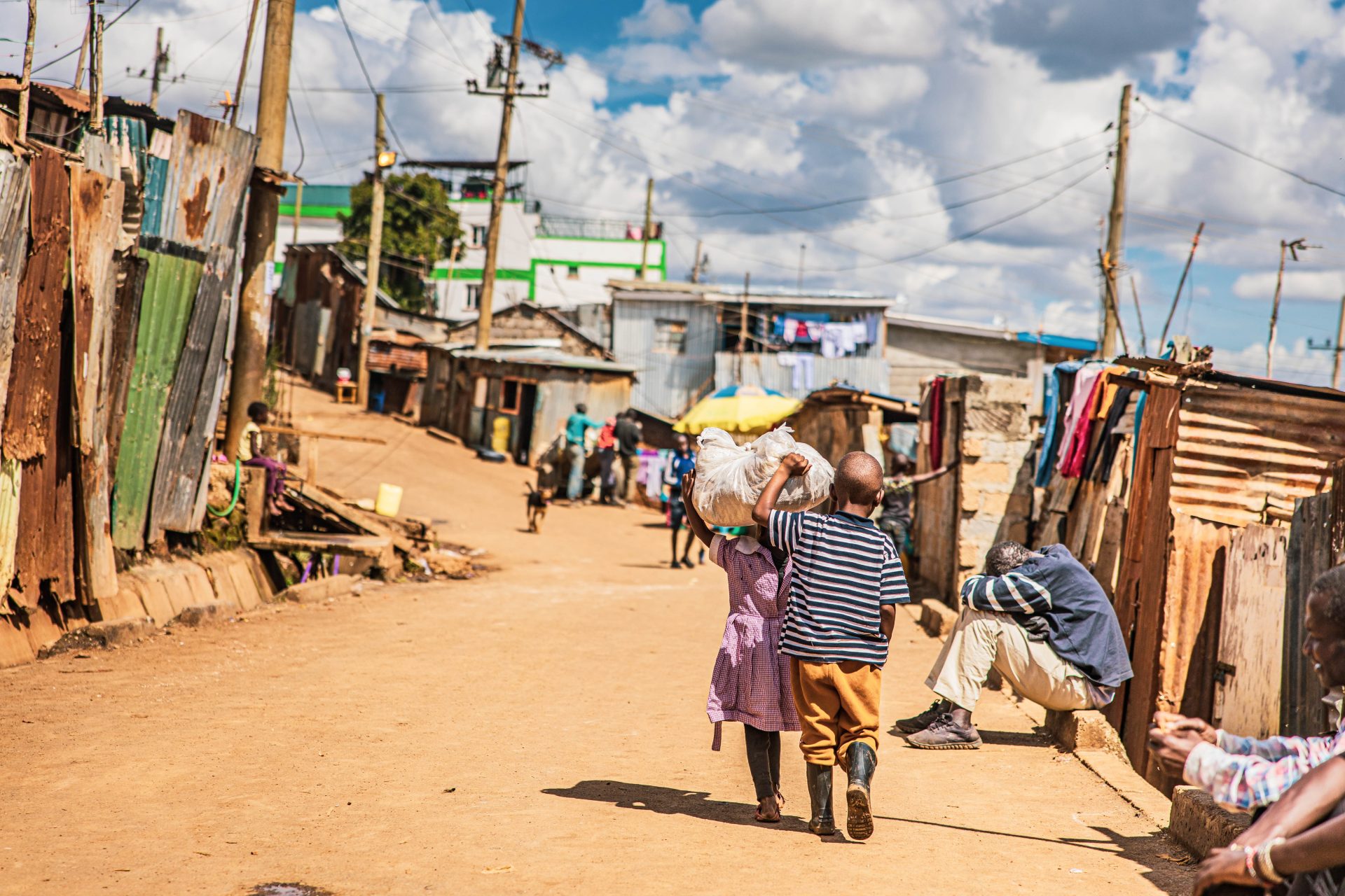 『子どもの気候危機リスク指数(CCRI)』が示す、気候変動が子どもにもたらす影響とは? 20 1J5A0501
