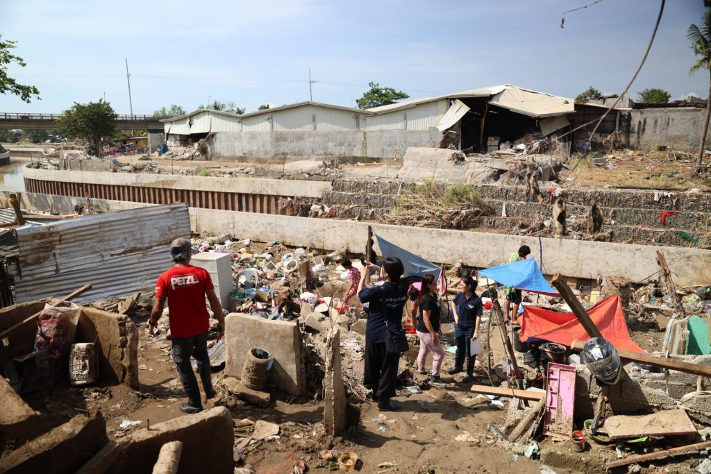 【フィリピン台風被害】流された家の跡地に暮らす人びと。多重災害に苦しむ被災者の心身を守るには 8 dbe43786919018e65a5e42b7322dda71