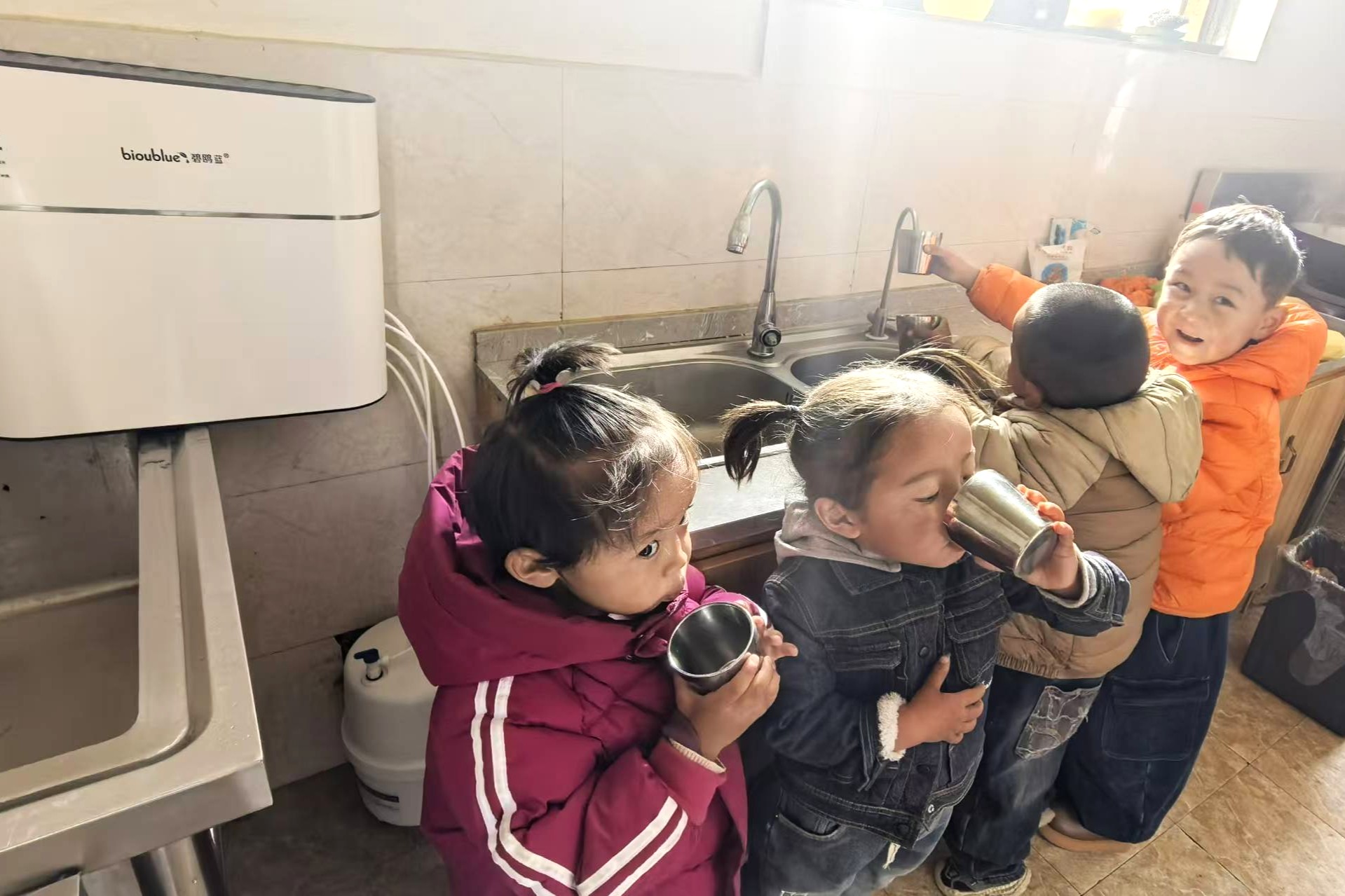 【中国チベット自治区地震】「安全な水を子どもたちへ」― 浄水器支援が届けた希望 2 8a5ae3c69f3f7195863875250d2b6a3f