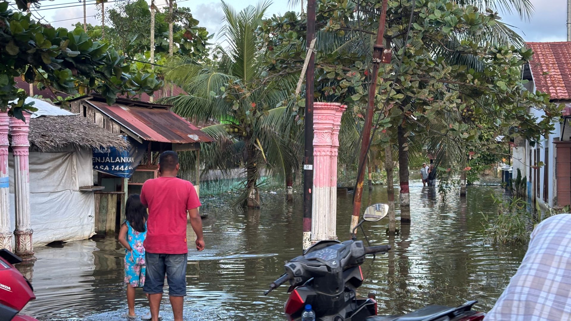 【インドネシア豪雨 緊急支援】今も残る孤立した被災地。再びの雨が迫る現場から 2 d25bab70107bc1790fcfb35411323485