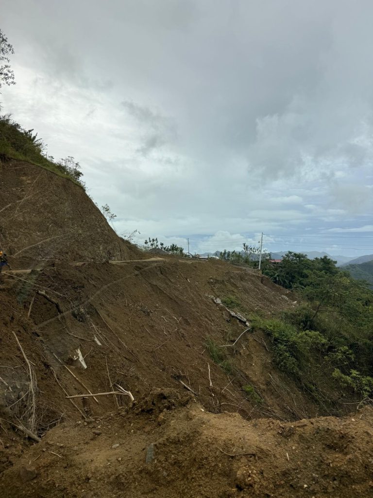 【フィリピン】土砂災害で閉ざされていたセブ州バランバン市の山間部で支援を実施しました 1 cc18443e5e185066c2cbfd364b5f0b38