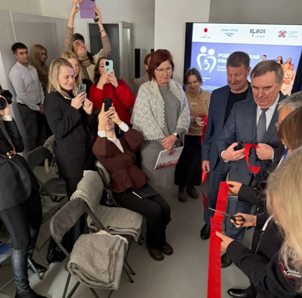 【ウクライナ】「ファミリーハブ」の開所式を行いました 2 f32dd0f4bb86b18a1a152e0c358799c8