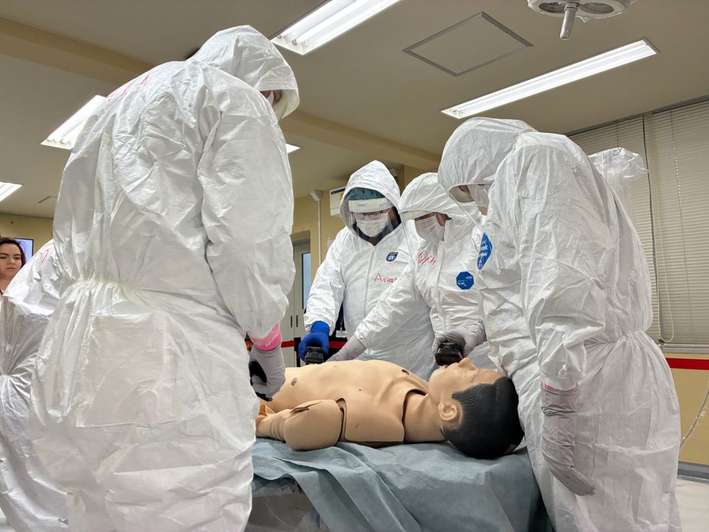 【ウクライナ それぞれの4年(3)】ハリーナ・ツィンバリュクさん(救急医)――危機的な状況で働く医療従事者の育成が急務 3 IMG 3605 2 1