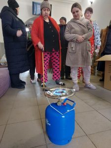 【ウクライナ】寒波が直撃するウクライナの避難所にガスボンベを届けました 3 dc654a49003046d47071526679bde254