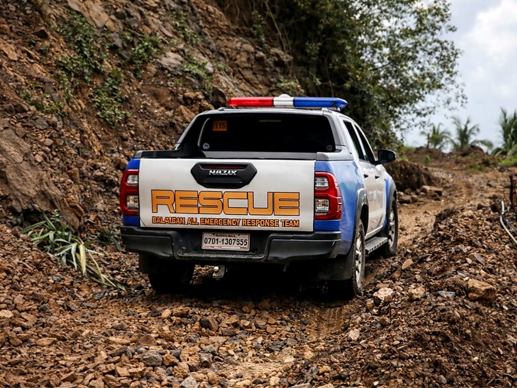 【フィリピン】川を越え、崖の山道を進んで支援を届ける――セブ台風被害 4 dcf01ee646f3e715187cf20f1e093f57