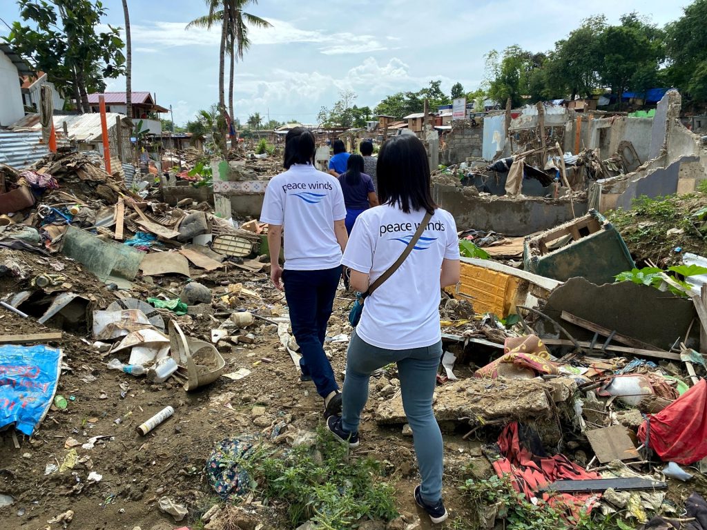 【フィリピン】川を越え、崖の山道を進んで支援を届ける――セブ台風被害 6 05941cd7d2a0ec10c676e44530e73495